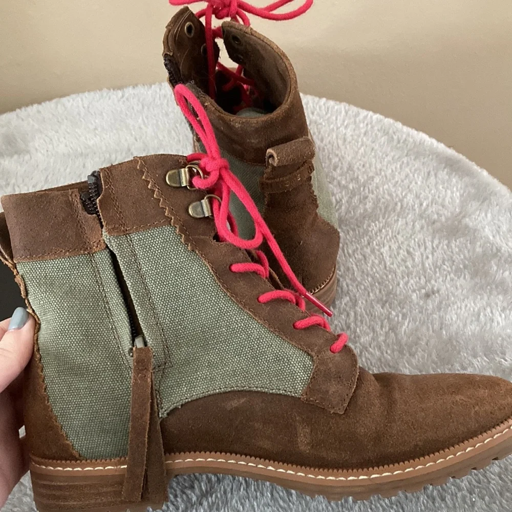 Toms ankle boots size 5.5